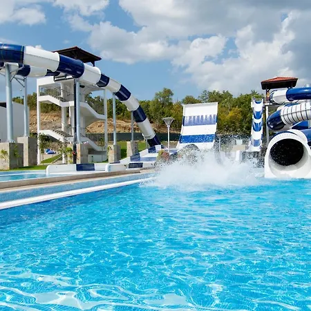 リゾート Nevis & Aqua Park