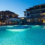 Nevis & Aqua Park Station touristique 4*