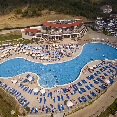 Resort Nevis & Aqua Park 4*