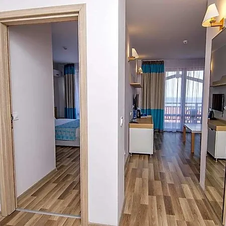 Nevis & Aqua Park 4* Slăntjev Brjag