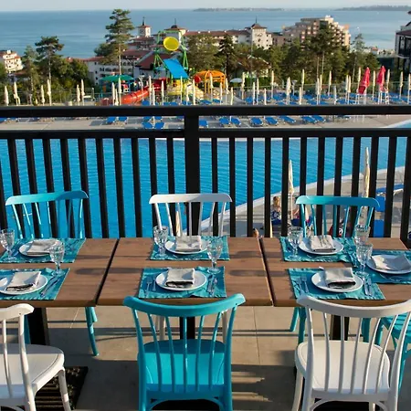 Nevis & Aqua Park 4* Napospart