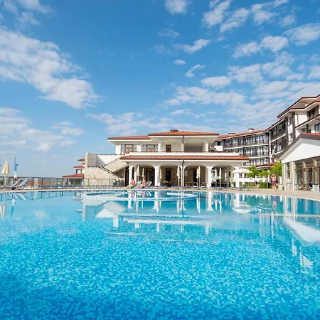 Üdülőközpont Nevis & Aqua Park