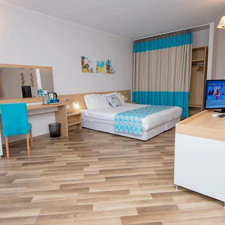 Resort Nevis & Aqua Park 4*