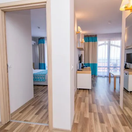 Nevis & Aqua Park 4* Napospart