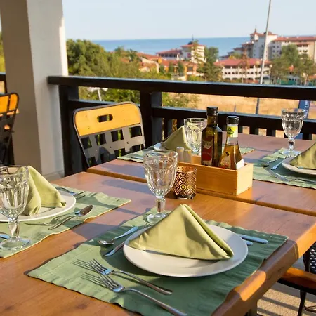 Nevis & Aqua Park Üdülőközpont 4*