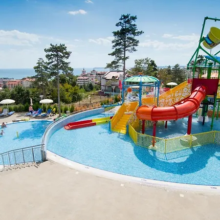 Nevis & Aqua Park 4*