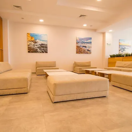 Üdülőközpont Nevis & Aqua Park 4*