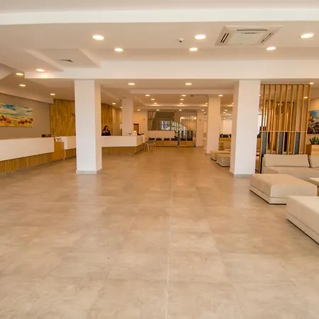 Nevis & Aqua Park Resort 4*