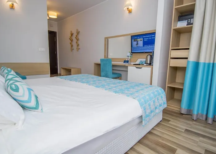 Nevis & Aqua Park Курортный комплекс