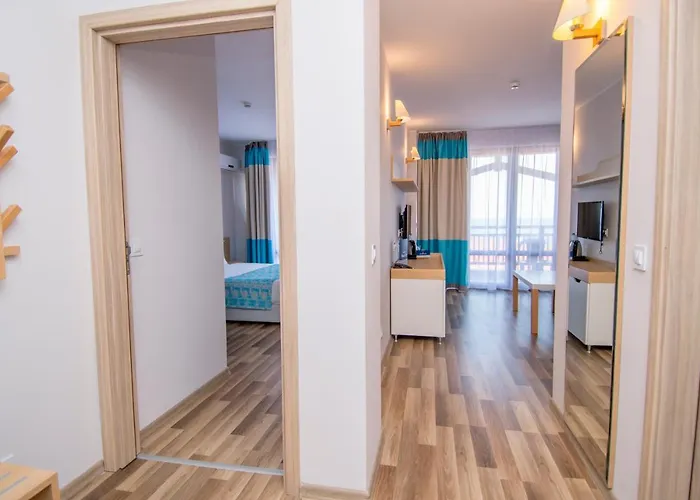 Nevis & Aqua Park 4* Słoneczny Brzeg