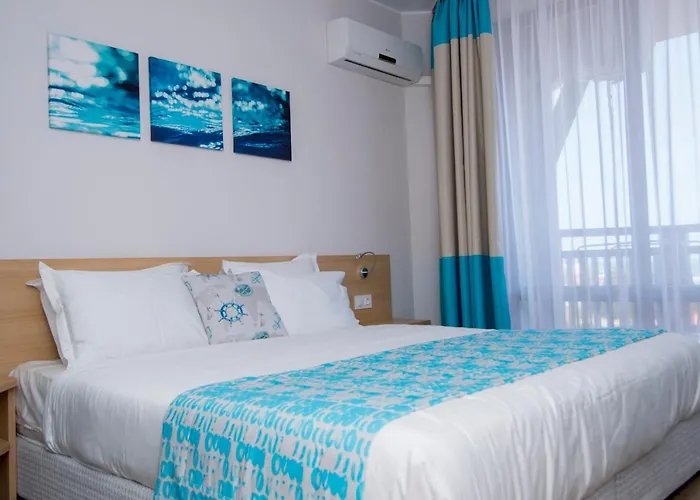 Nevis & Aqua Park Курортный комплекс 4*