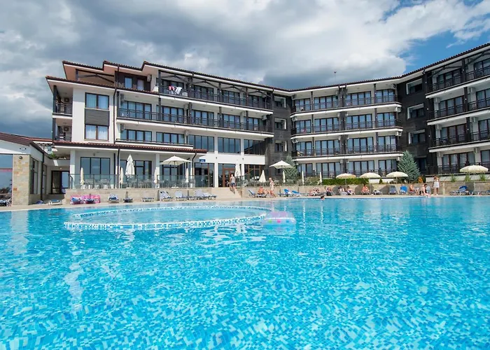 Nevis & Aqua Park Курортный комплекс