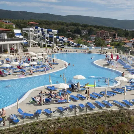 Θέρετρο Nevis & Aqua Park 4*