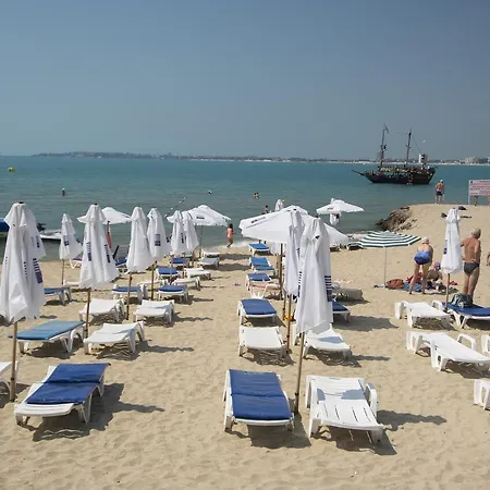 Nevis & Aqua Park Σάνι Μπιτς