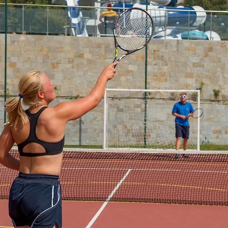 Nevis & Aqua Park Θέρετρο 4*