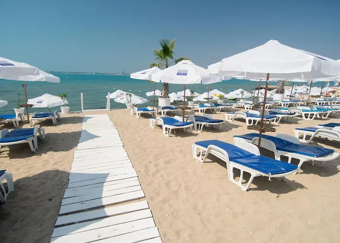 Nevis & Aqua Park Resort 4*